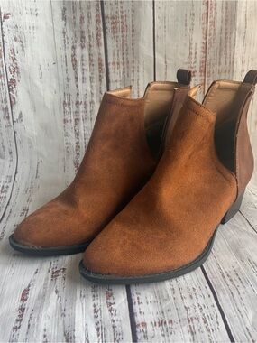 Diba Suede Ankle Booties in Cognac Brown Size 6.5